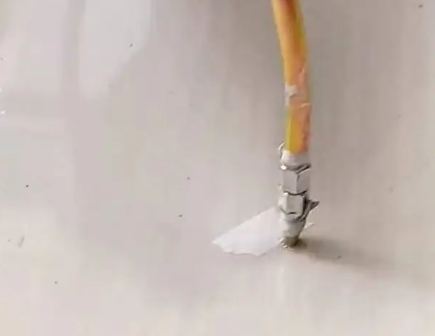 屯溪瓷砖空鼓维修公司专业解答在瓷砖铺贴过程中，如果使用的砂料过粗（如全部使用了粗砂），可能会导致以下问题
